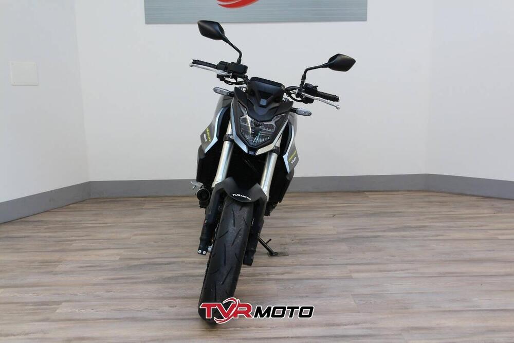 Honda CB 750 Hornet (2023 - 24) (3)