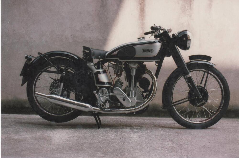 Norton International M30 (2)