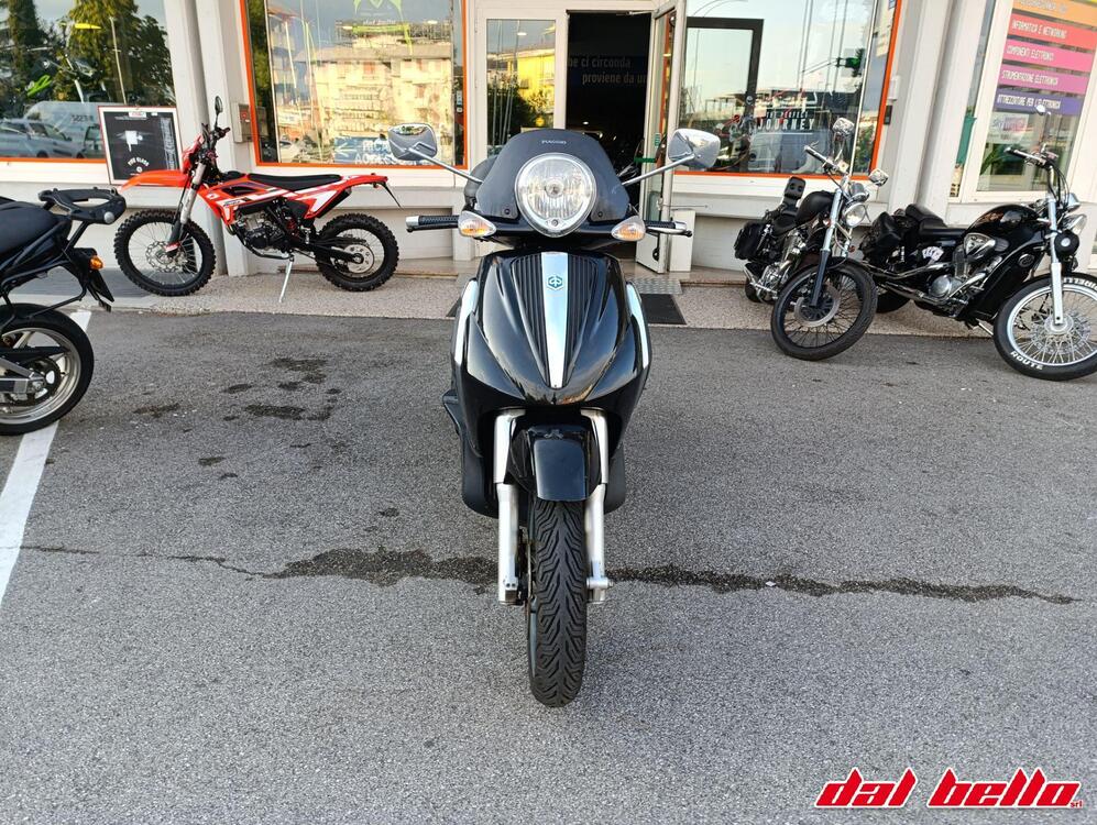 Piaggio Beverly 400 i.e. (3)