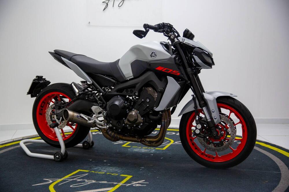 Yamaha MT-09 (2017 - 20) (3)