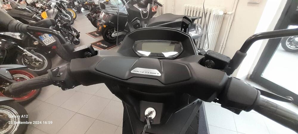 Kymco Skytown 125i (2024) (5)