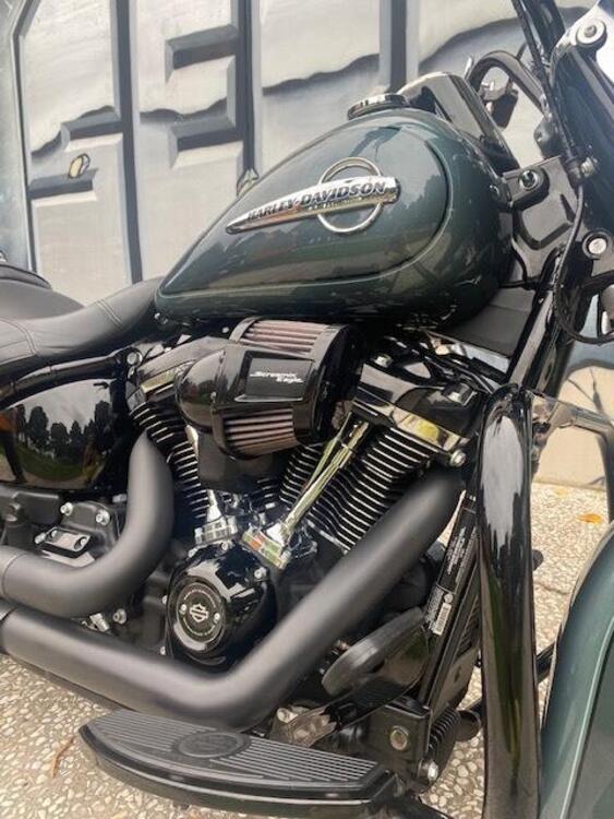 Harley-Davidson 114 Heritage Classic (2018 - 20) - FLHCS (4)