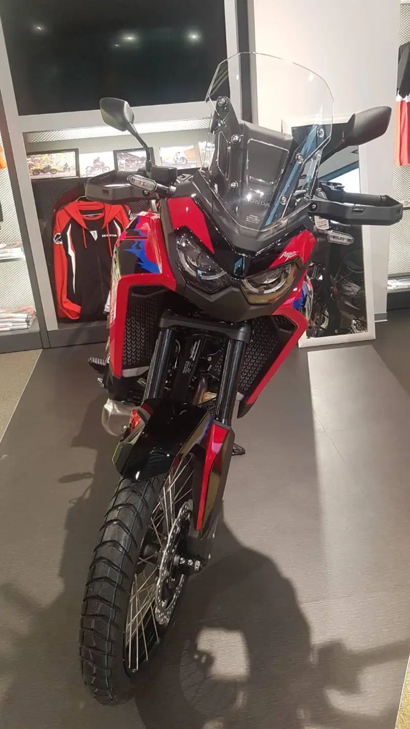Honda Africa Twin CRF 1100L ES DCT (2024 - 26) (3)