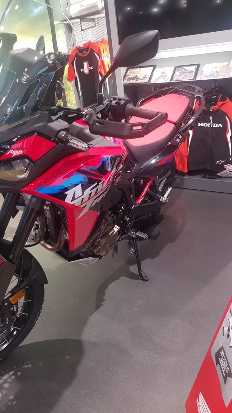 Honda Africa Twin CRF 1100L ES DCT (2024 - 26) (4)