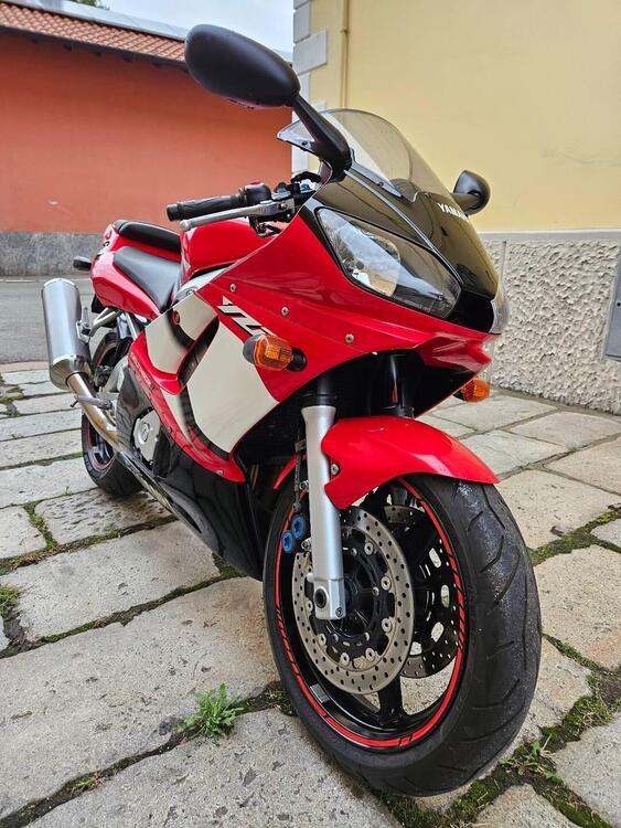 Yamaha YZF R6 (3)