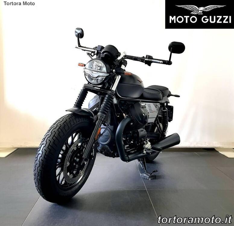 Moto Guzzi V9 Bobber (2021 - 24) (3)