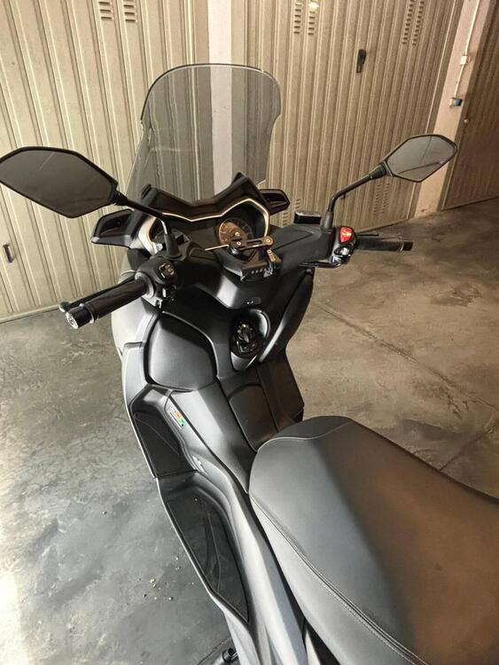 Yamaha X-Max 300 (2021 - 24) (5)