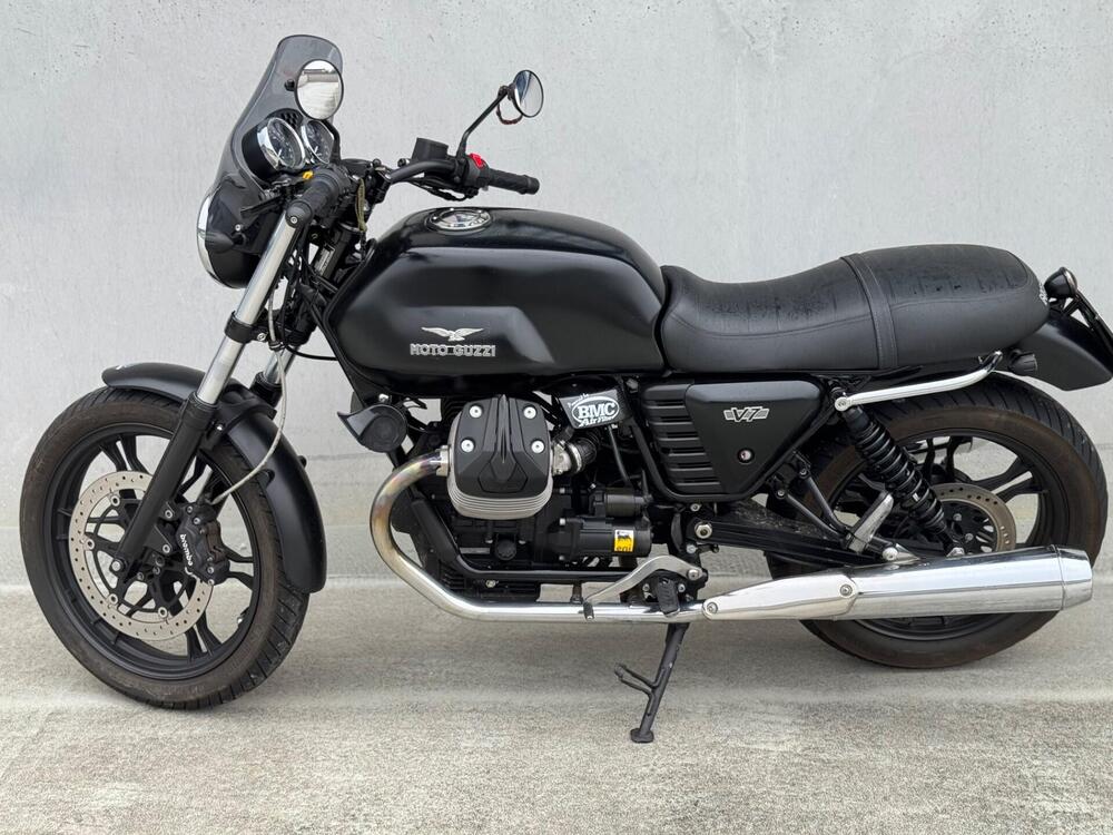 Moto Guzzi V7 Stone (2012 - 15)