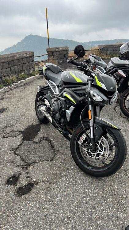 Triumph Street Triple RS (2020 - 22) (2)