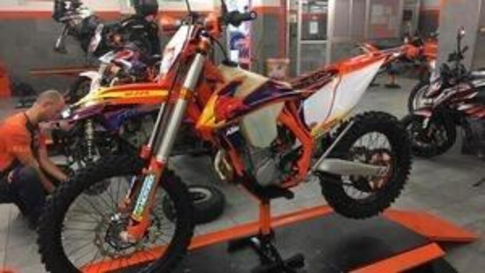 KTM EXC 450 F Six Days (2022) (4)