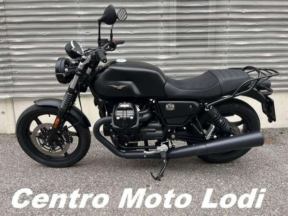 Moto Guzzi V7 Stone (2021 - 24) (3)