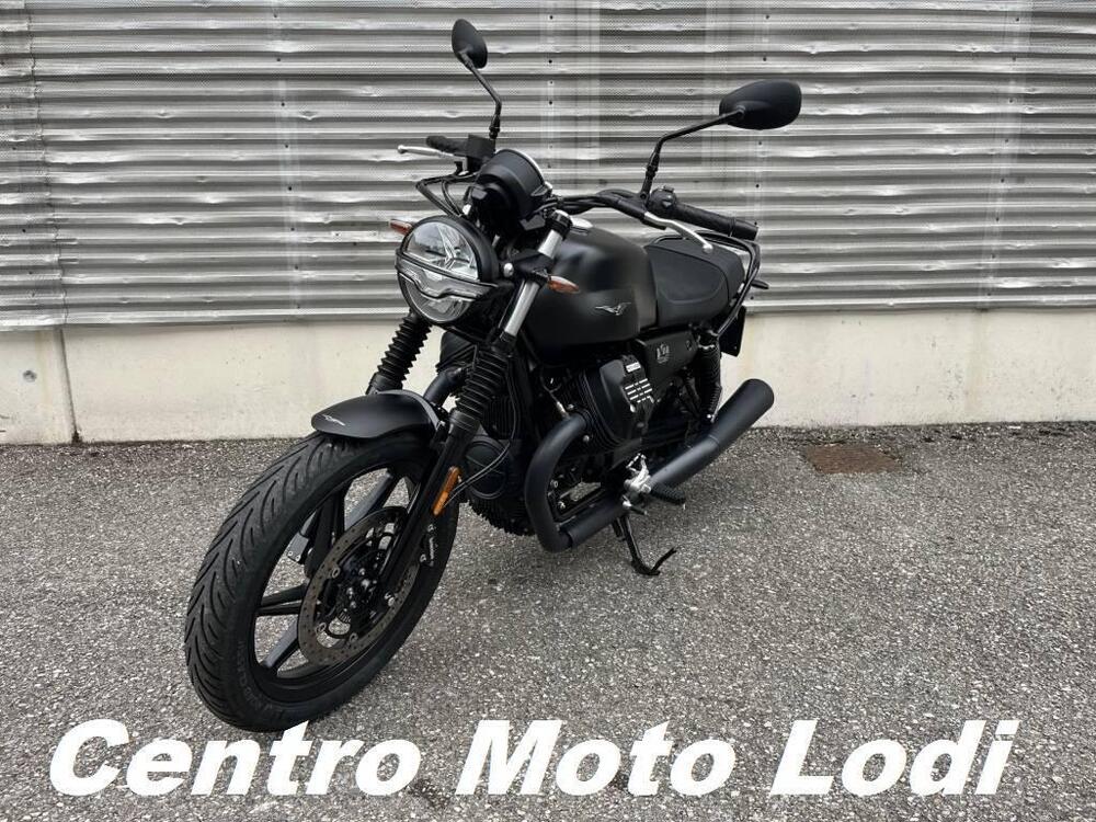 Moto Guzzi V7 Stone (2021 - 24) (4)