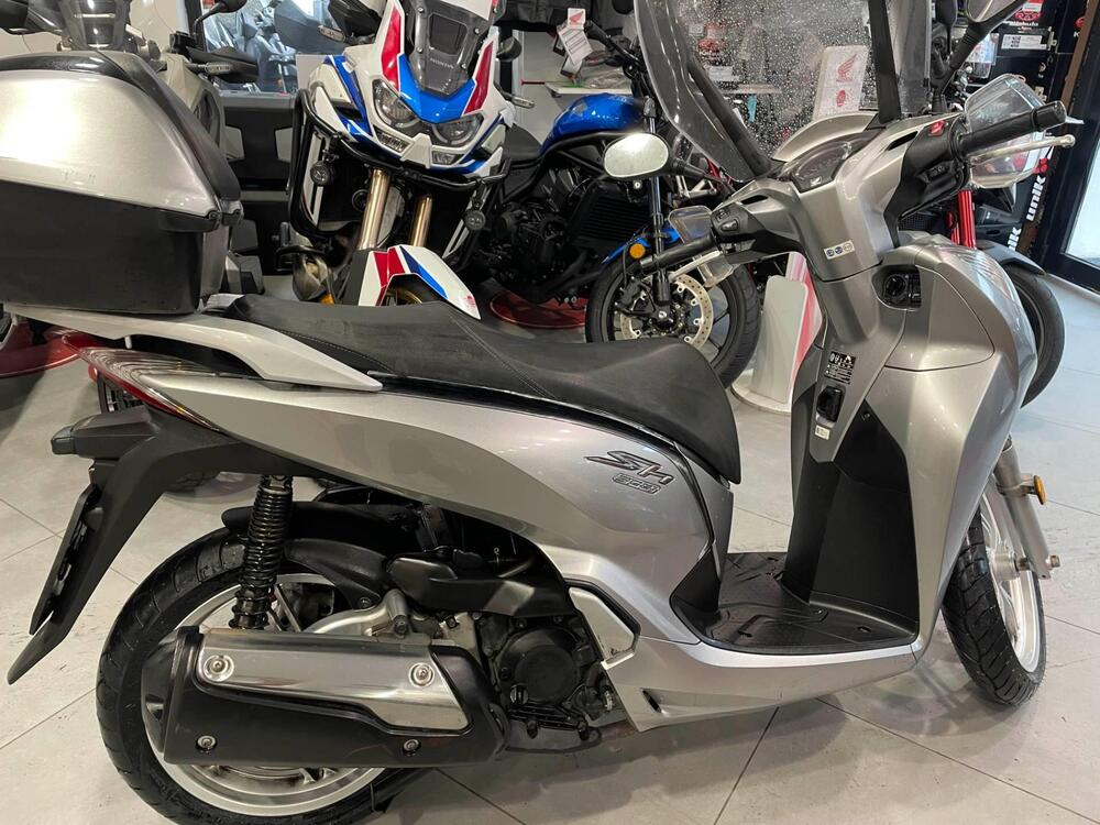 Honda SH 300 i ABS (2016 - 20) (3)