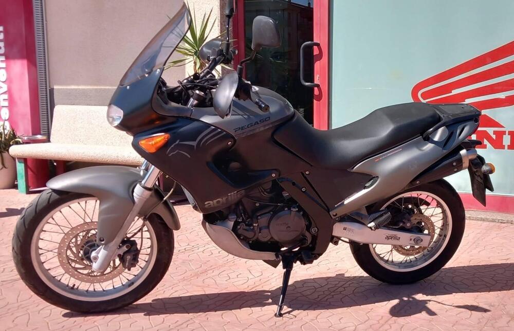 Aprilia Pegaso 650 IE (2003 - 04) (2)