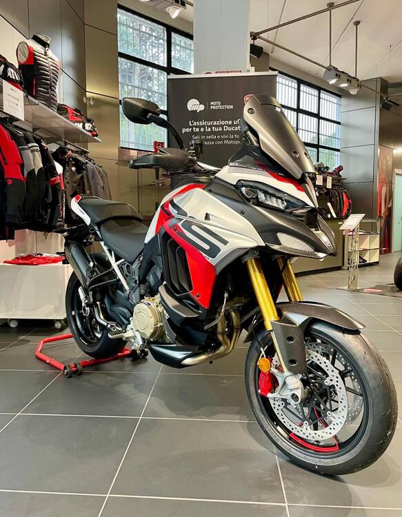 Ducati Multistrada V4 RS (2024)