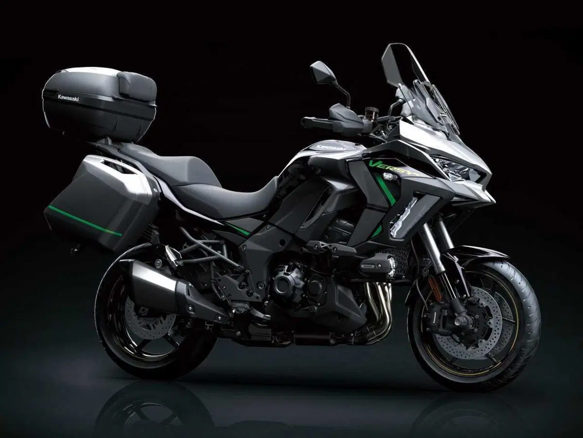 In Kawasaki è già 2025: ecco a voi la nuova Versys 1100. Come cambia? Caratteristiche e foto