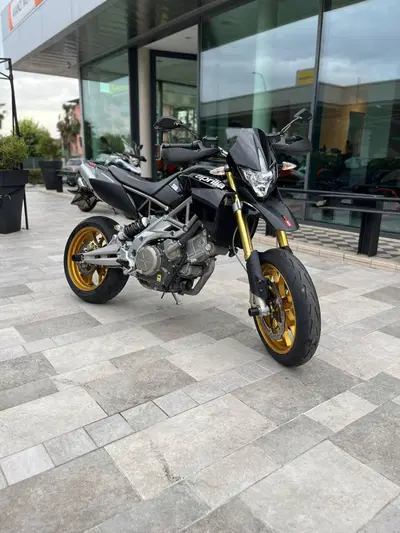 Aprilia Dorsoduro 750 (2009 - 14) usata