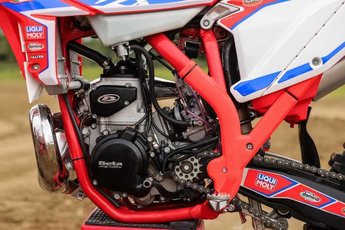 300 due tempi o 450 quattro tempi? Questo è il dilemma! Comparativa Beta RX MX1  (10)