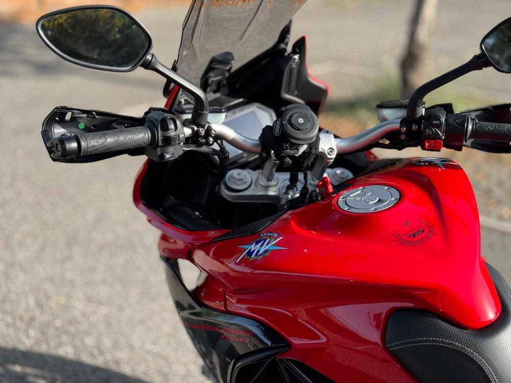 MV Agusta Turismo Veloce 800 Rosso (2021 - 23) (4)