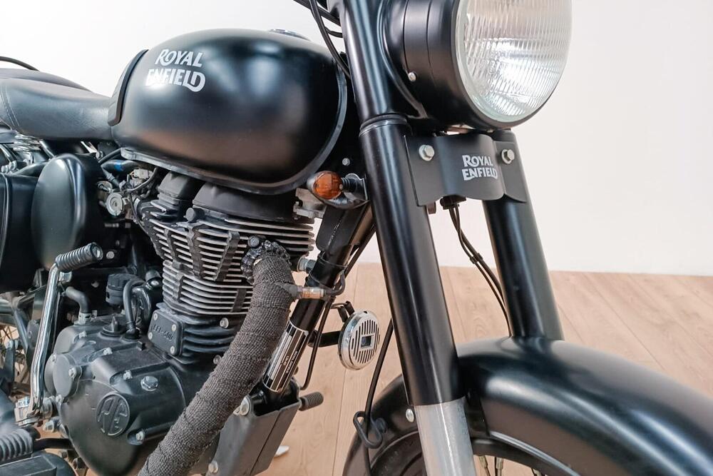 Royal Enfield Classic 500 EFI Stealth Black (2018 - 20) (5)