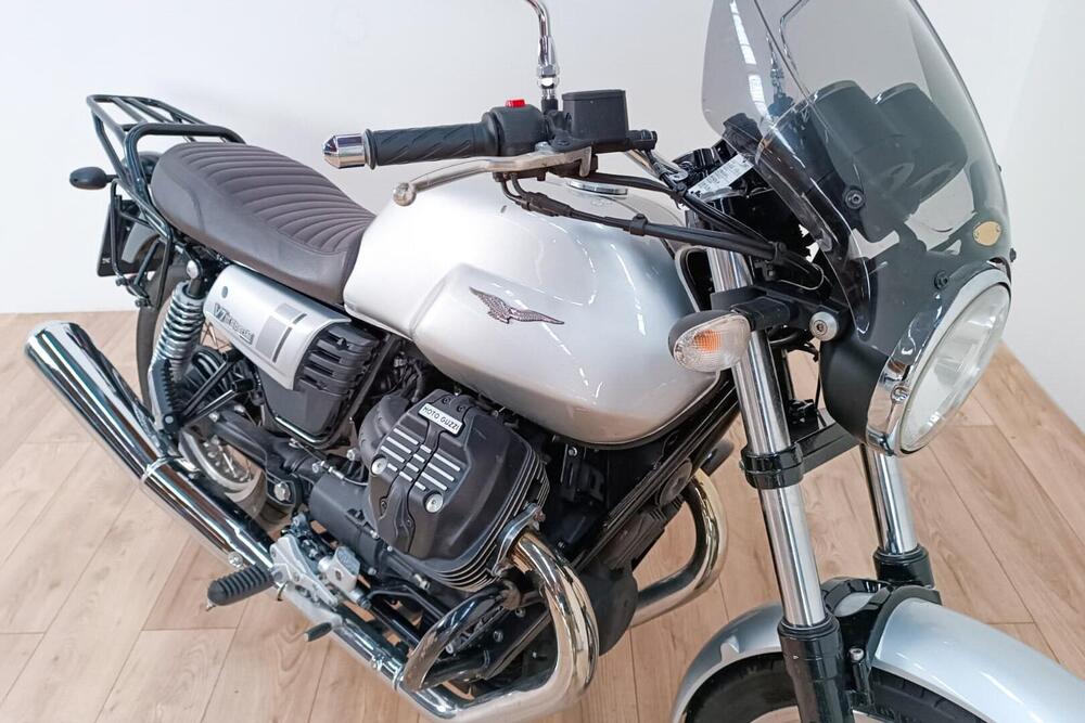 Moto Guzzi V7 III Special (2017 - 20) (5)