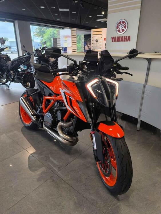 KTM 1290 Super Duke R (2022 - 23) (2)