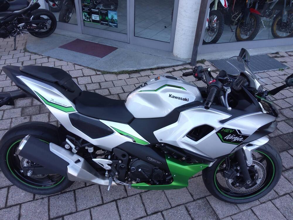 Kawasaki Ninja 7 Hybrid (2024) (2)