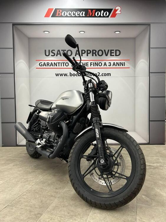 Moto Guzzi V7 Stone (2021 - 24) (2)