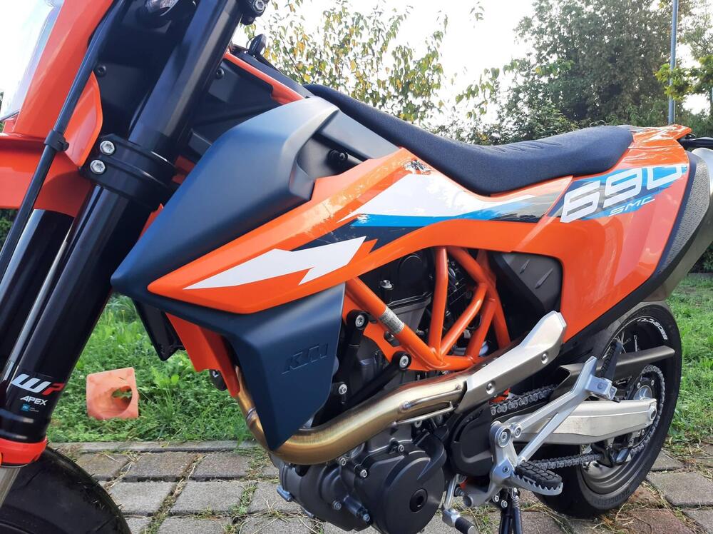 KTM 690 SMC R (2023 - 24) (3)