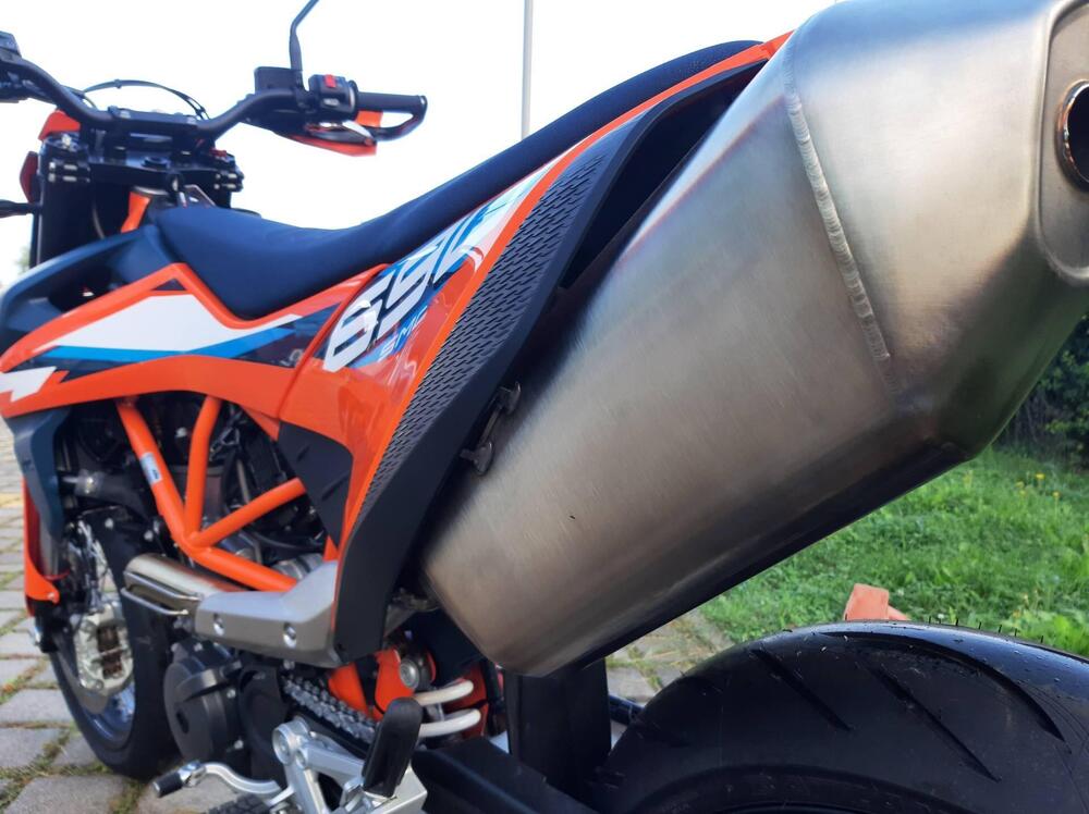 KTM 690 SMC R (2023 - 24) (4)