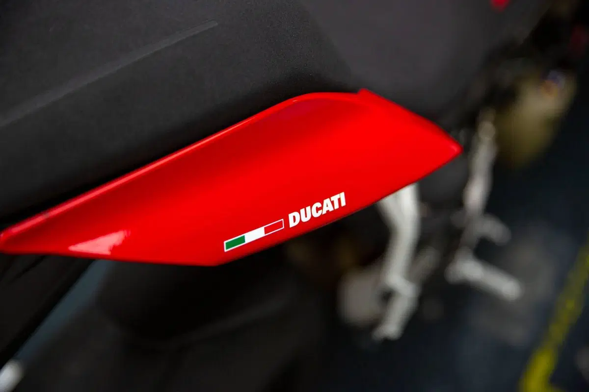 Ducati Streetfighter V4 1100 (2021 - 22) (15)
