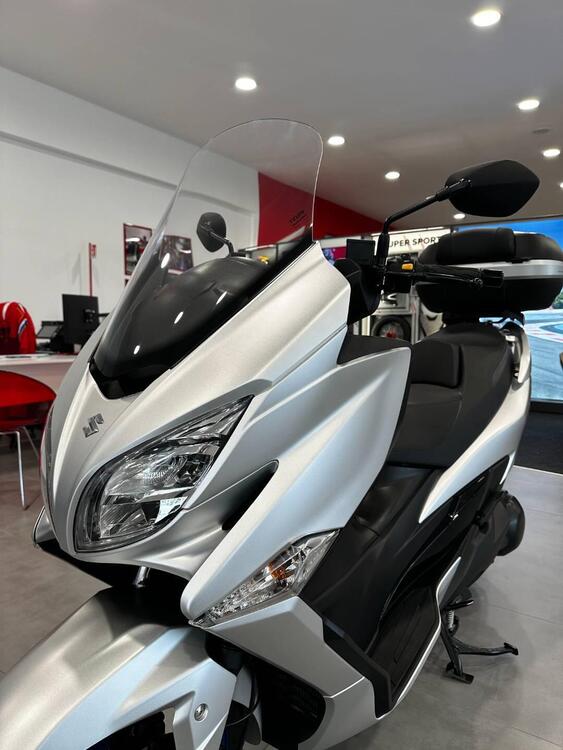 Suzuki Burgman 400 (2022 - 24) (2)