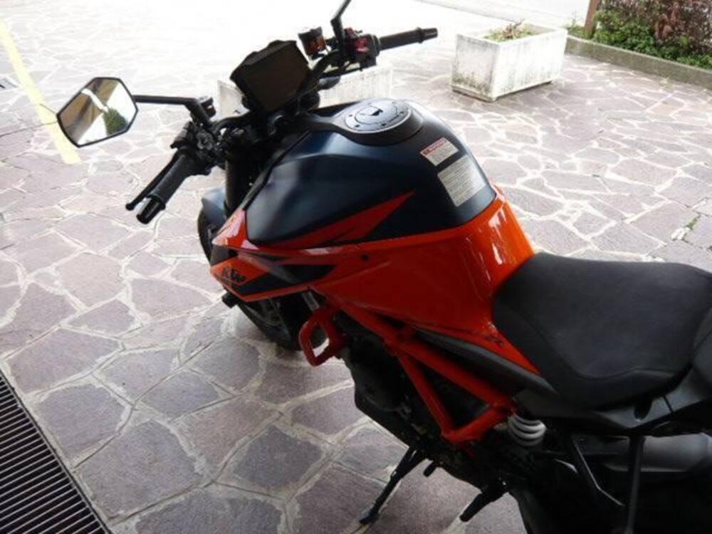 KTM 1290 Super Duke R (2022 - 23) (4)