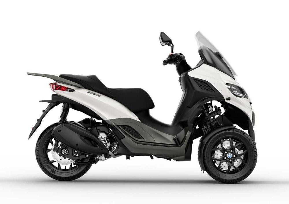 Piaggio MP3 310 (2025) (2)