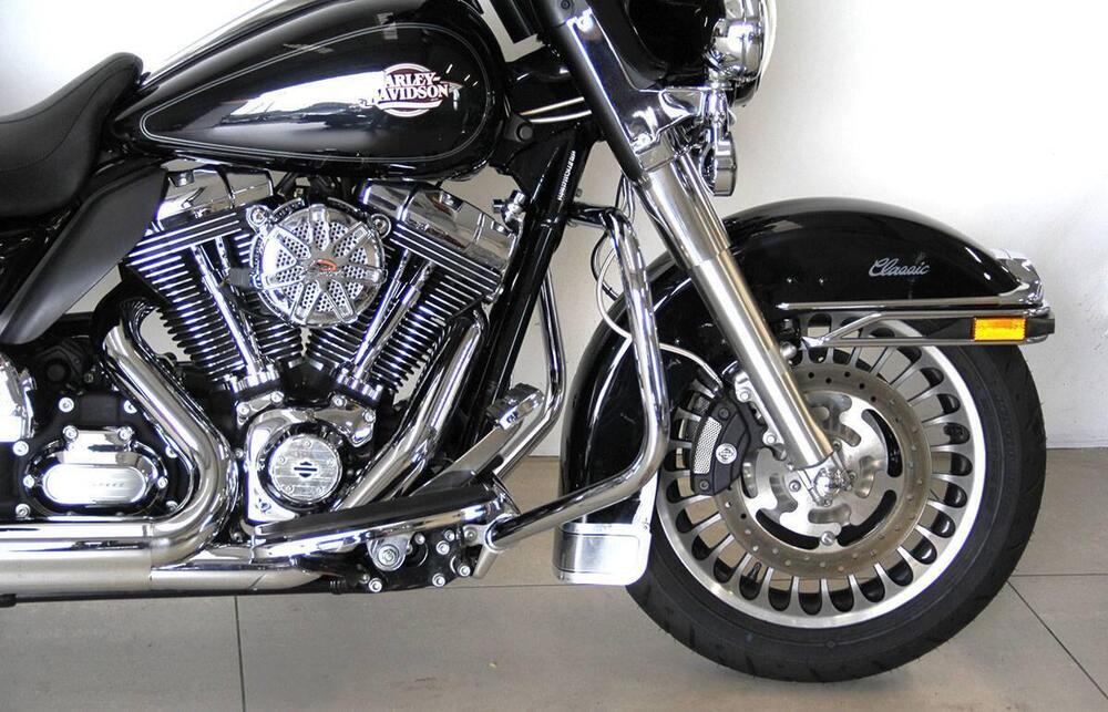 Harley-Davidson 1690 Electra Glide Classic (2010 - 12) - FLHTC (2)