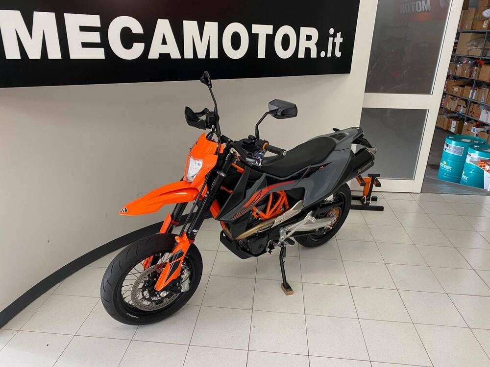 KTM 690 SMC R (2021-22) (4)