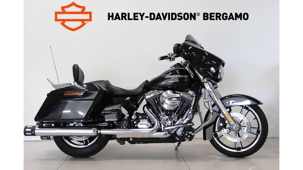 Harley-Davidson 1690 Street Glide (2011 - 13) - FLHX