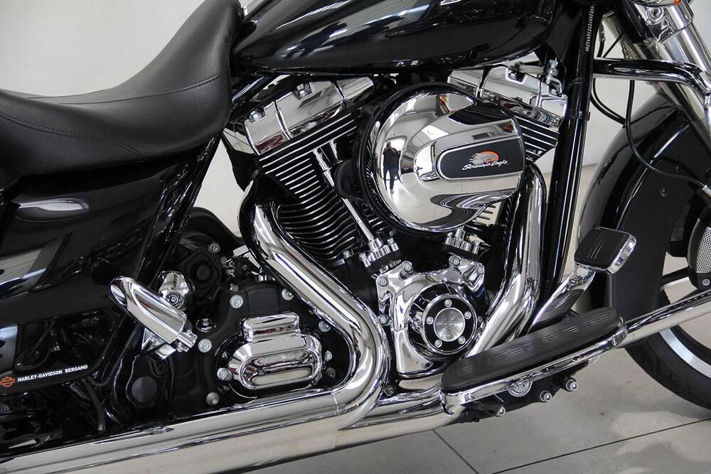 Harley-Davidson 1690 Street Glide (2011 - 13) - FLHX (4)