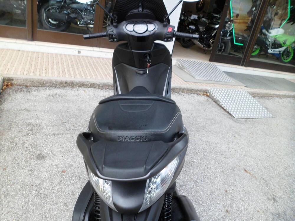 Piaggio Beverly 350 SportTouring ie (2011 - 15) (5)