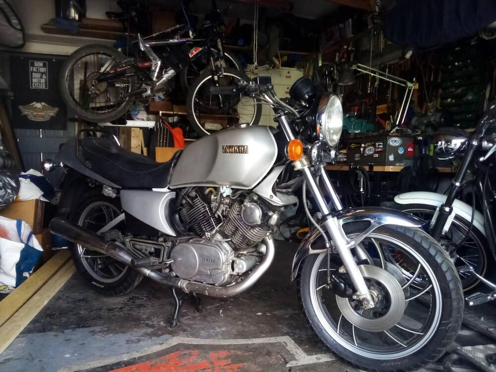 Yamaha XV 1000   TR1 (2)