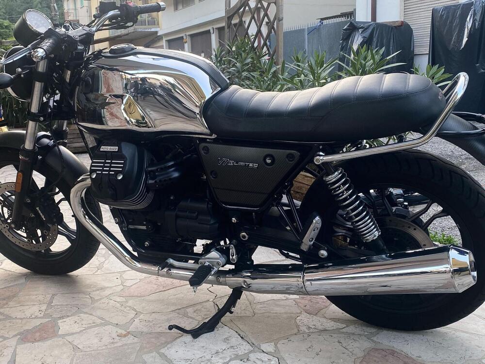 Moto Guzzi V7 III Limited (2018) (3)