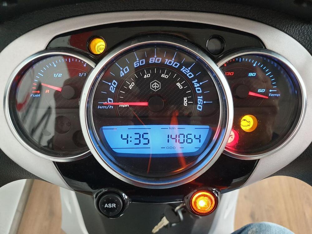 Piaggio Beverly 350 Tourer (2020) (5)