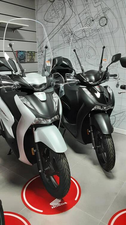 Honda SH 150i (2020 - 24) (2)