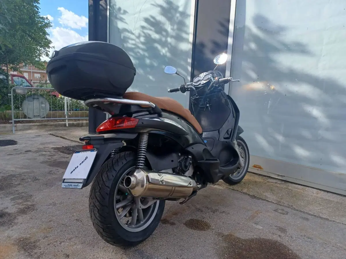 Piaggio Beverly Cruiser 500 (3)