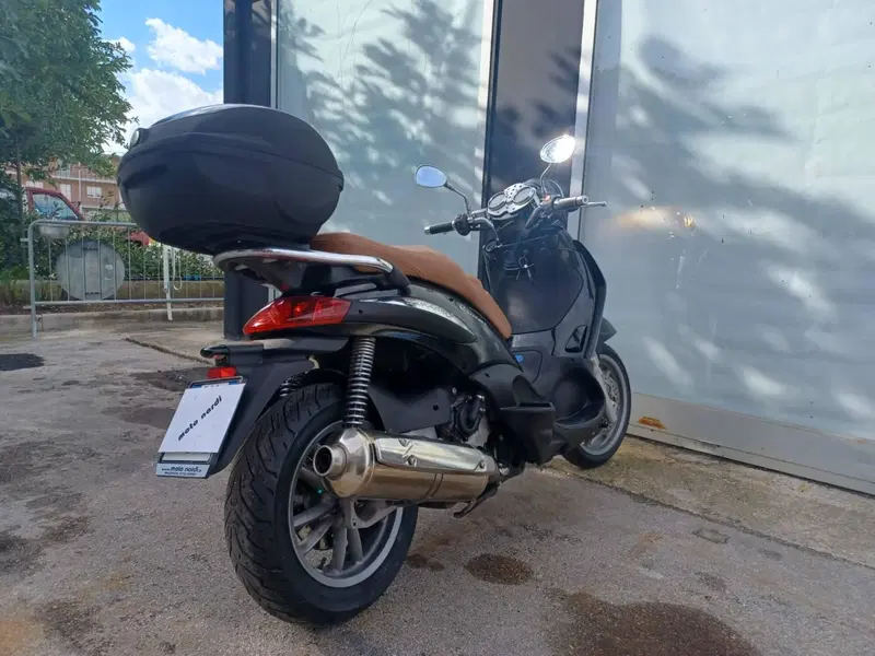 Piaggio Beverly Cruiser 500 (3)