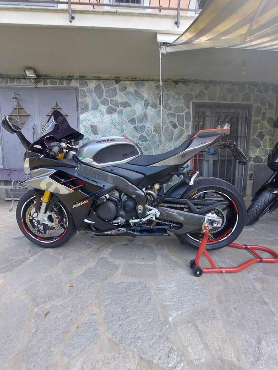 Aprilia RSV4 1100 (2021 - 24) (2)