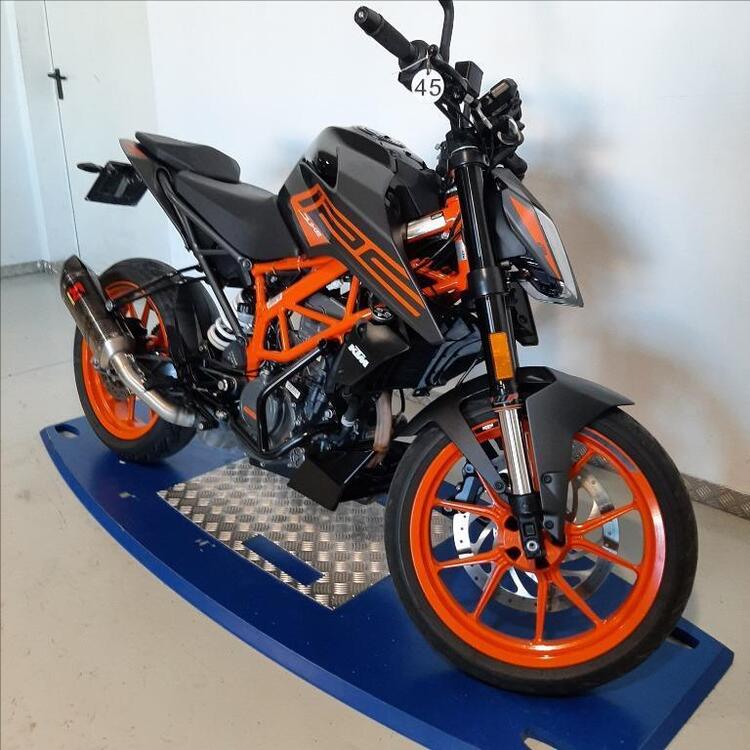 KTM 125 Duke (2021 - 23) (2)