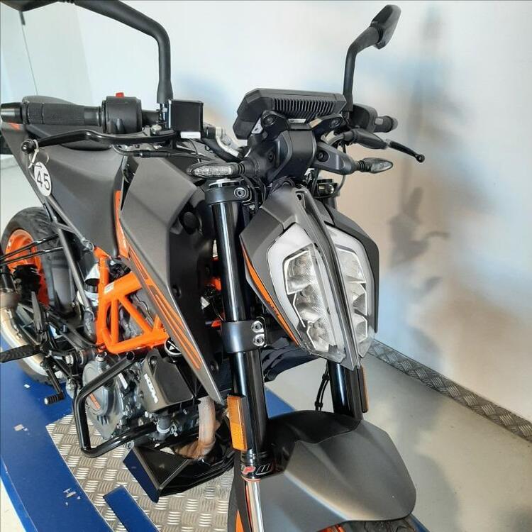 KTM 125 Duke (2021 - 23) (4)