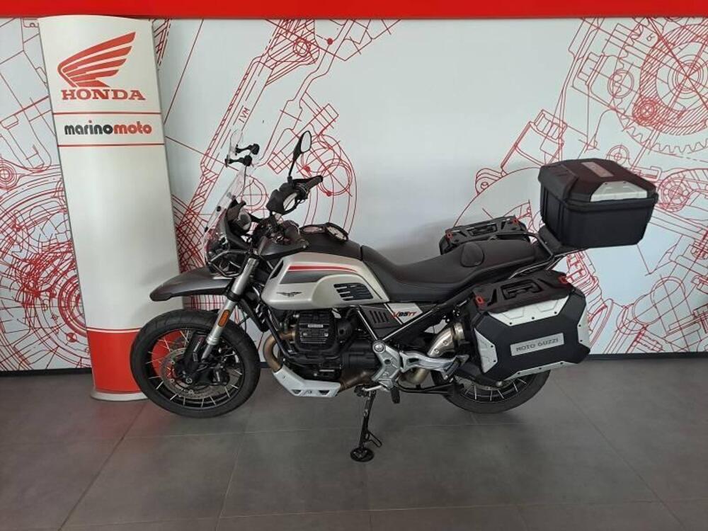 Moto Guzzi V85 TT Travel (2021 - 23) (2)