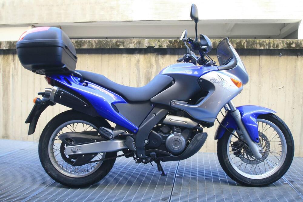 Aprilia Pegaso 650 IE (2001 - 02) (2)